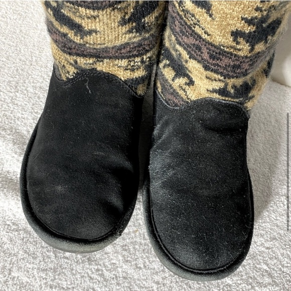 Bearpaw Black Tan Jacquard Deer Print Boots 8 - Picture 5 of 15